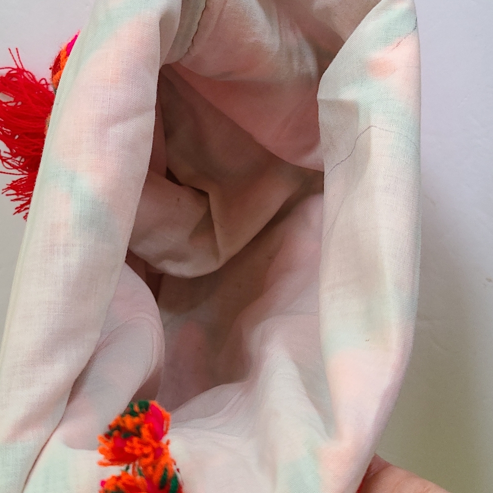 Bright Orangebhot pink and Kelly green red tasseled flower designed shoulder bag - Picture 3 of 6